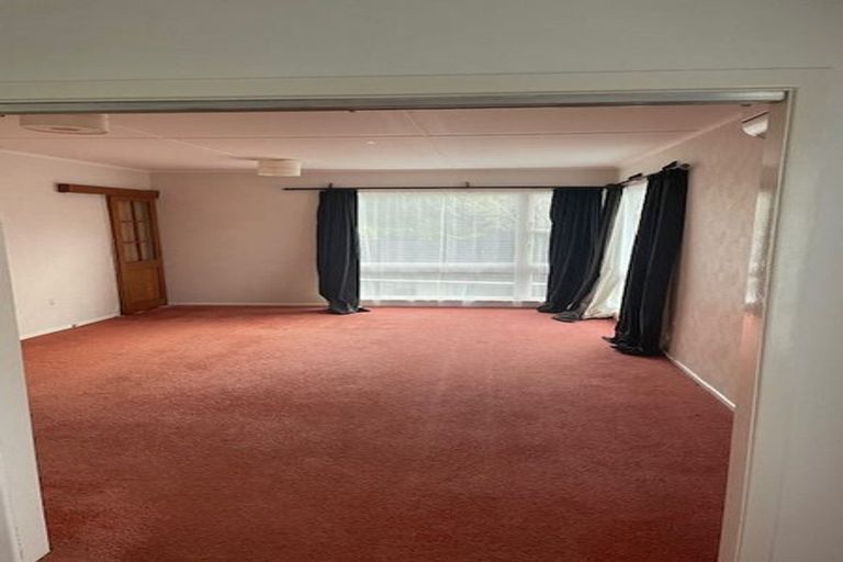 Photo of property in 87 Stewart Drive, Newlands, Wellington, 6037