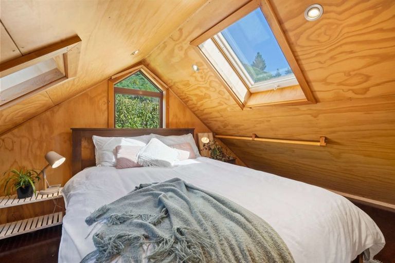 Photo of property in 37 Flinders Road, Heathcote Valley, Christchurch, 8022