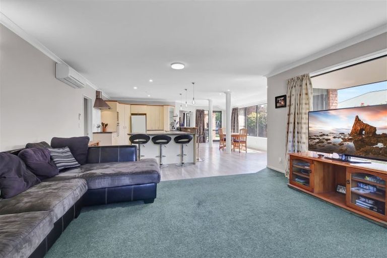 Photo of property in 41 Durrell Way, Rolleston, 7614