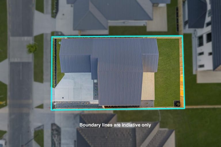 Photo of property in 15 Paihere Street, Huapai, Kumeu, 0810