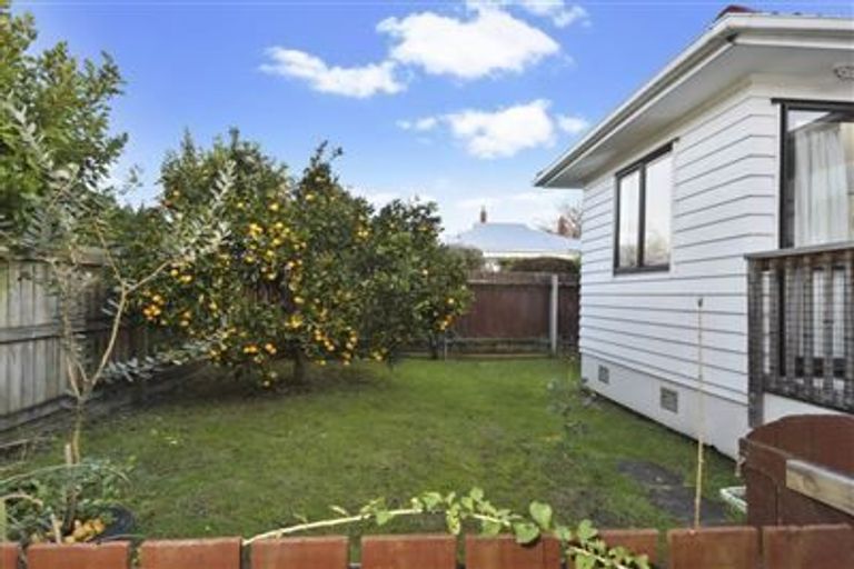 Photo of property in 3/34 Miro Street, New Lynn, Auckland, 0600