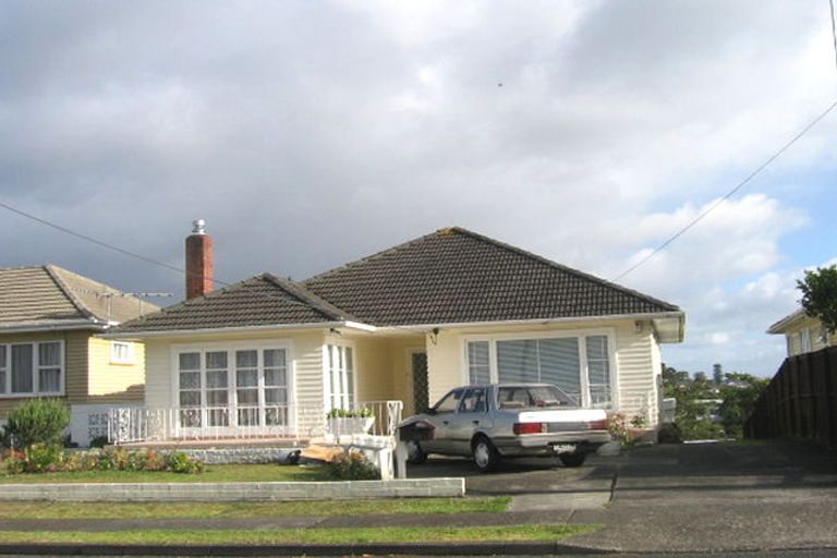 Photo of property in 22 Monarch Avenue, Hillcrest, Auckland, 0627