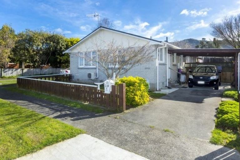Photo of property in 1/19 Clouston Park Road, Clouston Park, Upper Hutt, 5018