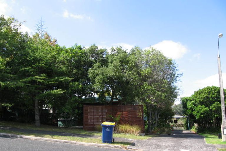 Photo of property in 5 Montclair Rise, Browns Bay, Auckland, 0630