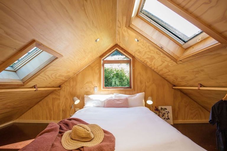 Photo of property in 37 Flinders Road, Heathcote Valley, Christchurch, 8022