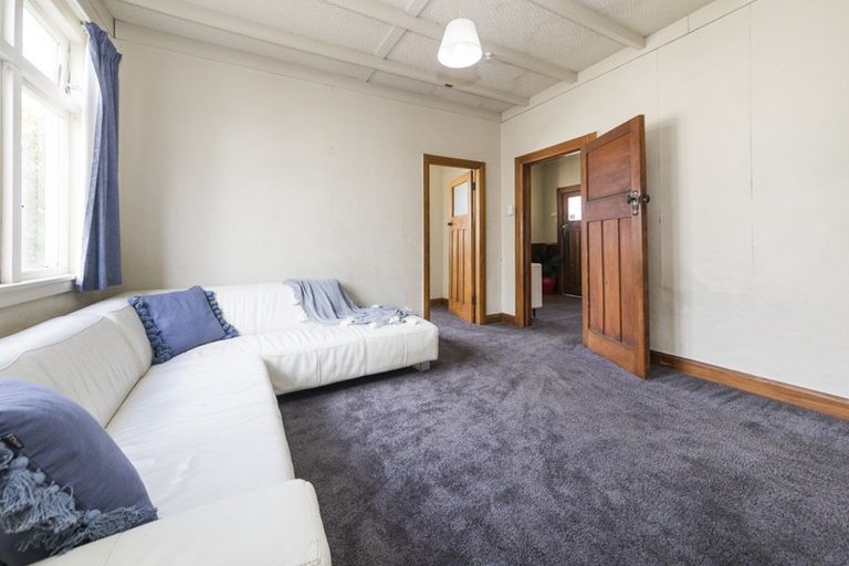 Photo of property in 990 Tremaine Avenue, Roslyn, Palmerston North, 4414