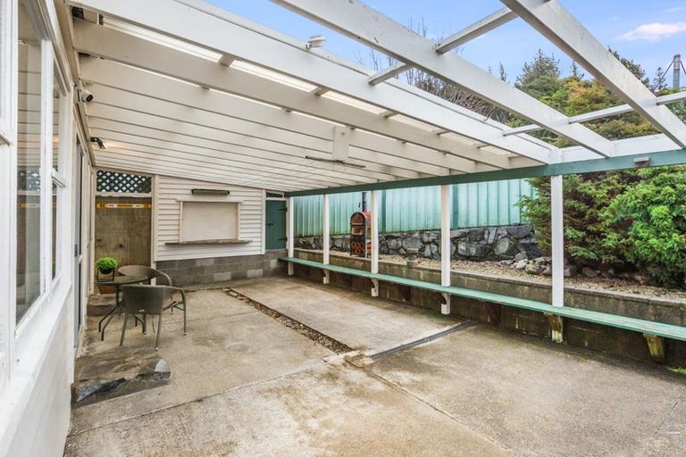 Photo of property in 83 Bird Grove, Stokes Valley, Lower Hutt, 5019