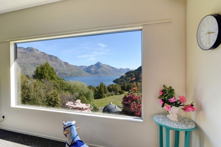 Photo of property in 14b Mckerrow Place, Sunshine Bay, Queenstown, 9300