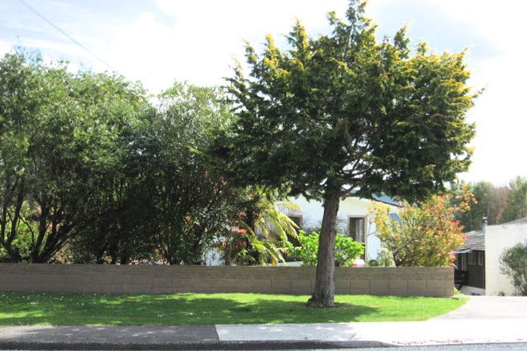 Photo of property in 130 Koutu Road, Kawaha Point, Rotorua, 3010