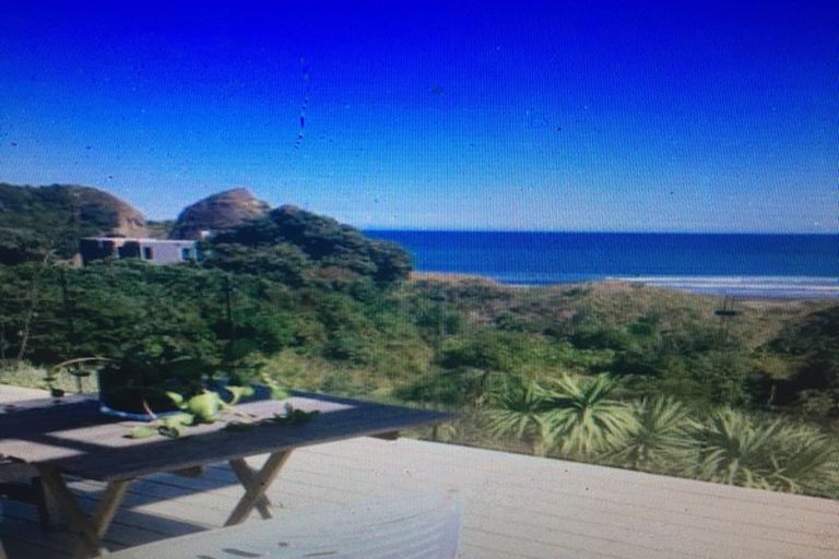 Photo of property in 21 Beach Valley Road, Piha, 0772