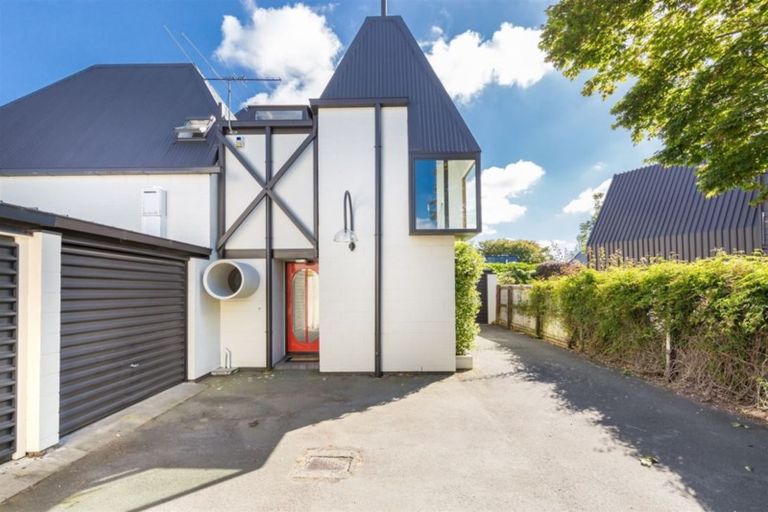 Photo of property in 76b Memorial Avenue, Ilam, Christchurch, 8053