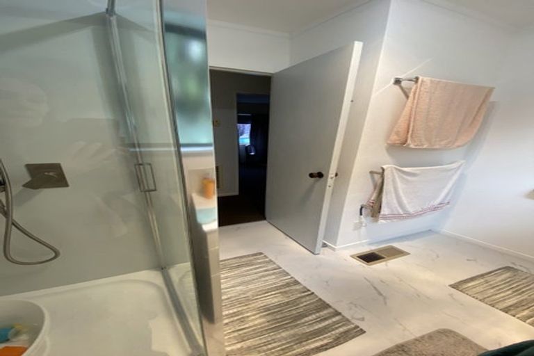 Photo of property in 33 Omapere Street, Whitby, Porirua, 5024