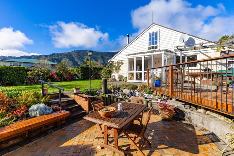 Photo of property in 16 Huia Street, Waikawa, Picton, 7220