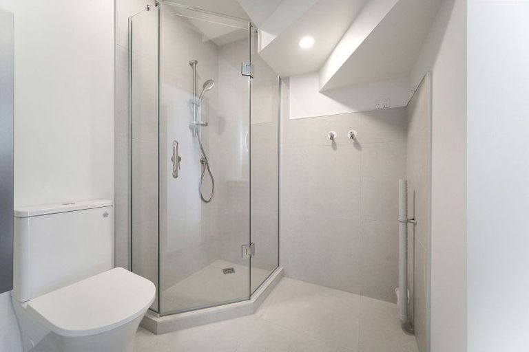 Photo of property in 1/9 Aeroview Drive, Beach Haven, Auckland, 0626