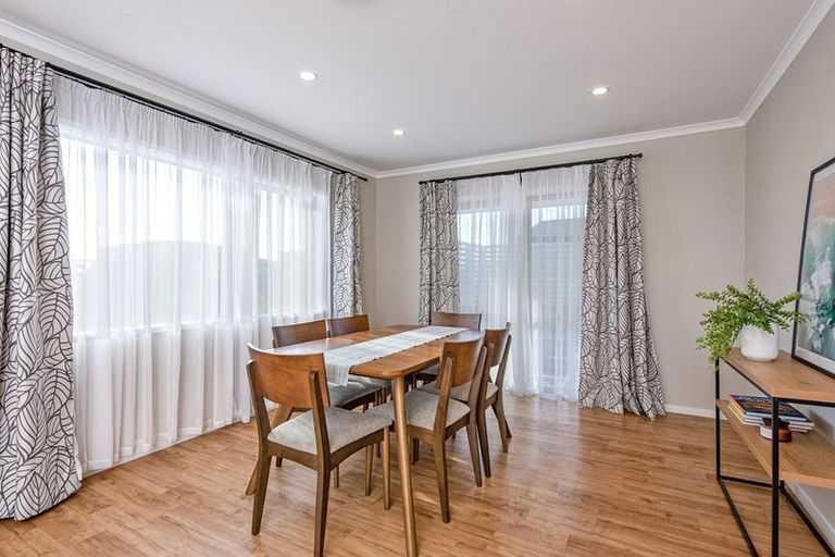 Photo of property in 122 Endeavour Drive, Whitby, Porirua, 5024