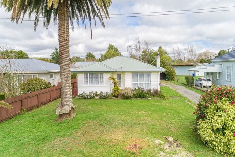 Photo of property in 12 Tiraumea Road, Pahiatua, 4910