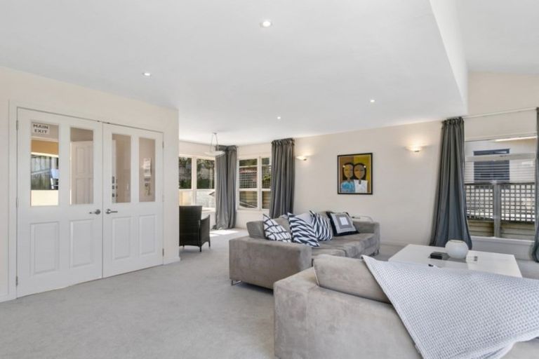 Photo of property in 93 Viewmont Drive, Harbour View, Lower Hutt, 5010