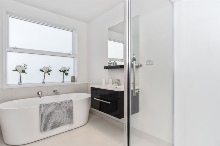 Photo of property in 19 Hiria Crescent, Papamoa Beach, Papamoa, 3118