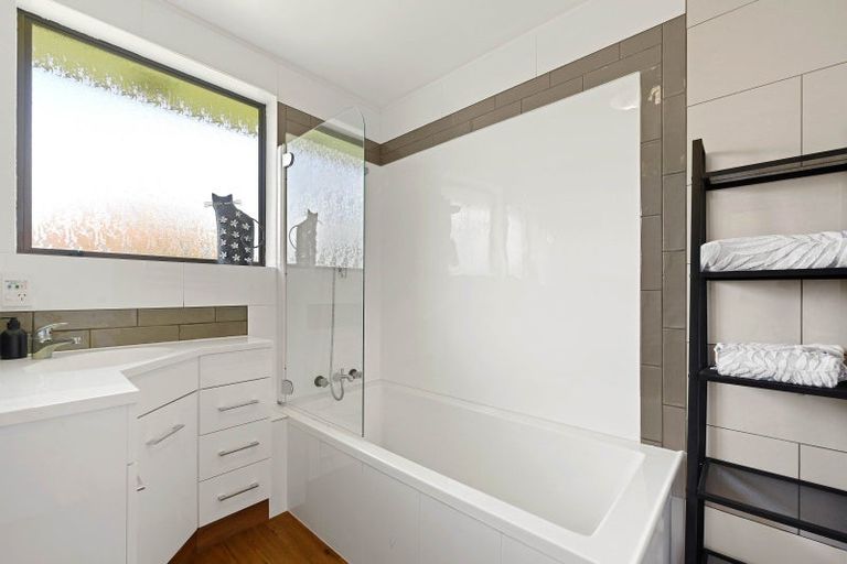 Photo of property in 34 Delamare Road, St Andrews, Hamilton, 3200