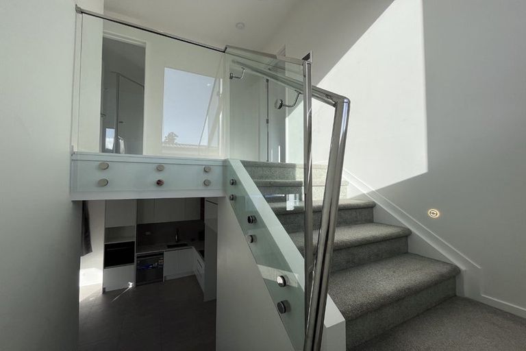 Photo of property in 10/535 Swanson Road, Ranui, Auckland, 0612