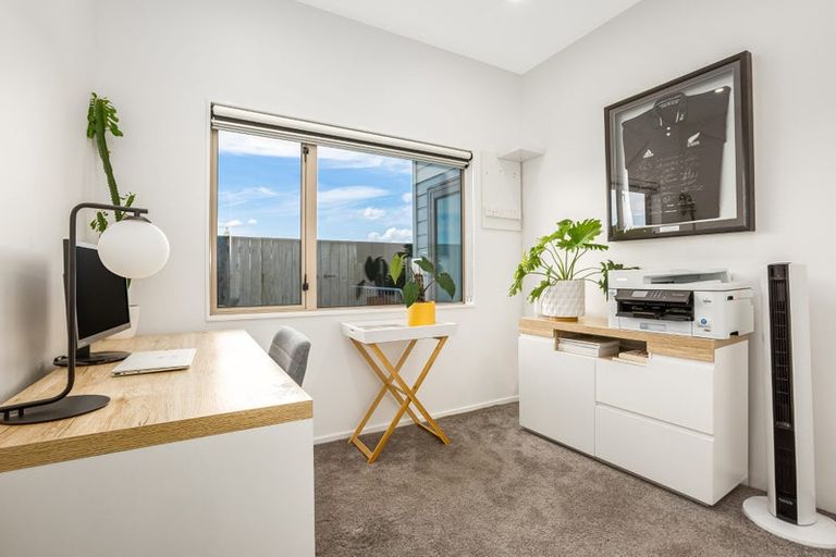 Photo of property in 61 Quadrant Heights, Paraparaumu, 5032