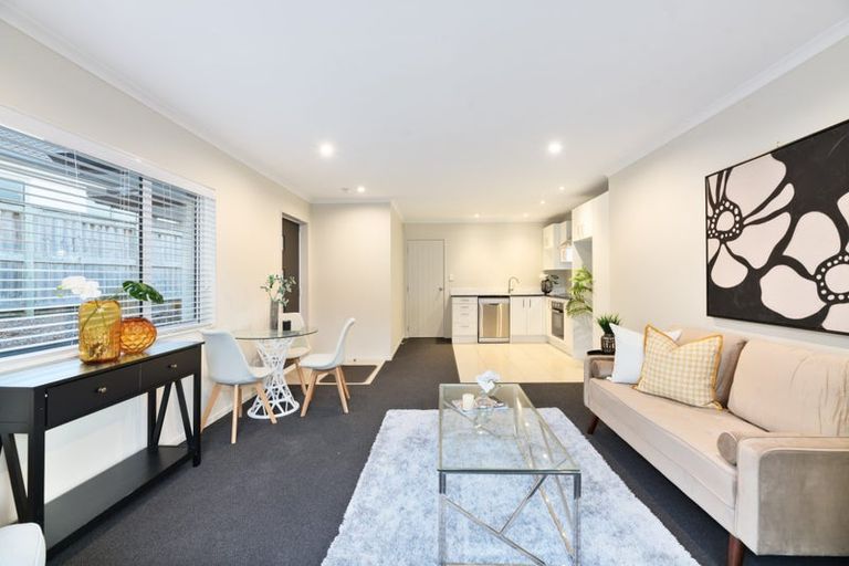 Photo of property in 12 Lockyer Road, Kumeu, 0810