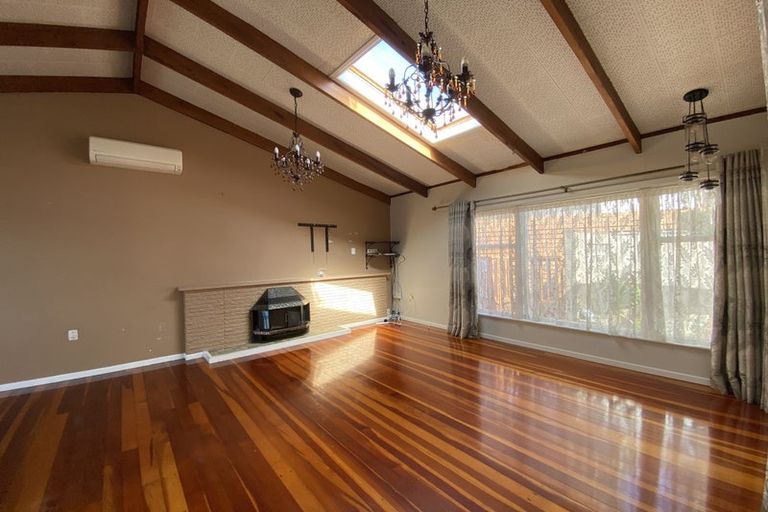 Photo of property in 53 Chatsworth Crescent, Pakuranga Heights, Auckland, 2010