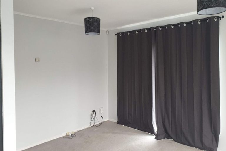 Photo of property in 13 Wesleydale Place, Papakura, 2110