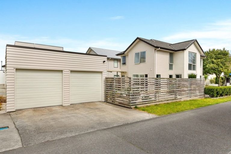 Photo of property in 25 Phar Lap Crescent, Takanini, 2112