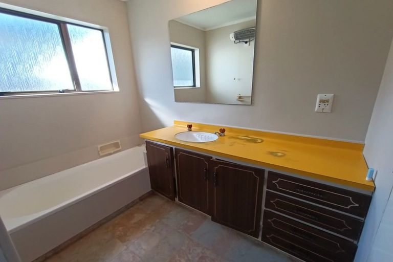 Photo of property in 125 Mark Avenue, Grenada Village, Wellington, 6037