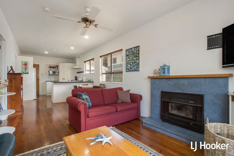 Photo of property in 40 Ocean View Road, Waihi Beach, 3611