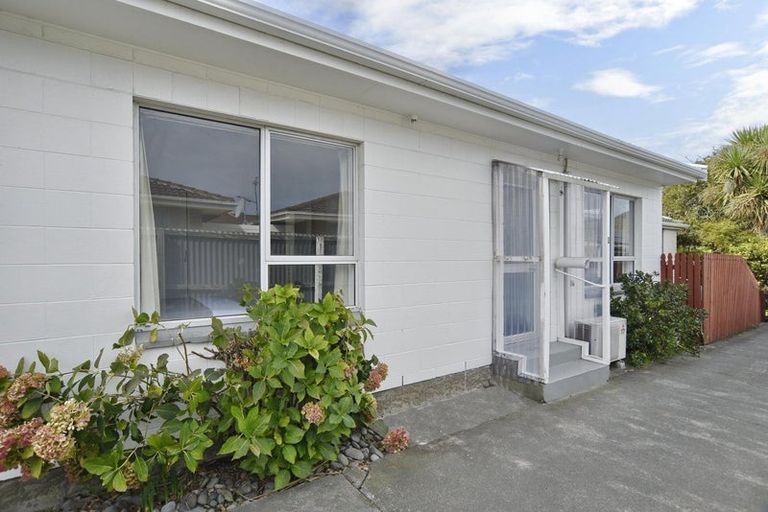 Photo of property in 2/10 Lane Street, Woolston, Christchurch, 8023