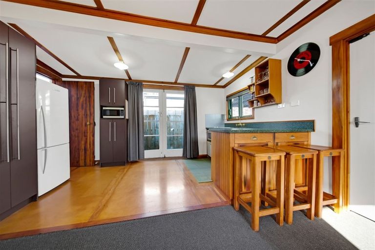 Photo of property in 59 Fifth Avenue, Urenui, 4377