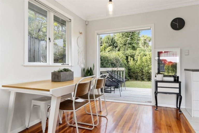 Photo of property in 10a Matama Road, Glen Eden, Auckland, 0602