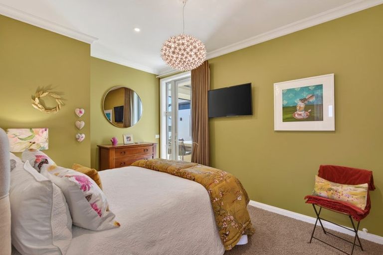 Photo of property in 5 Tupuhi Place, Highlands Park, New Plymouth, 4312