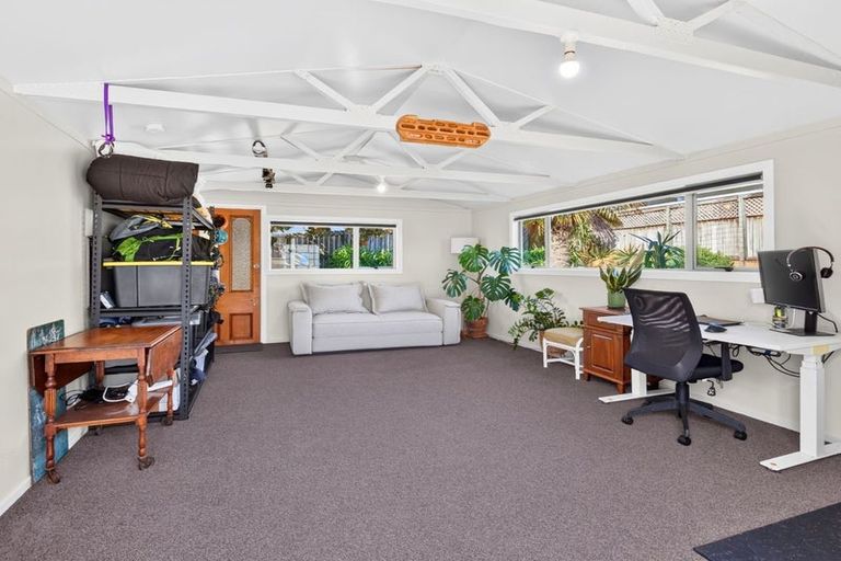 Photo of property in 2/7 Pomelo Road, Te Atatu South, Auckland, 0610