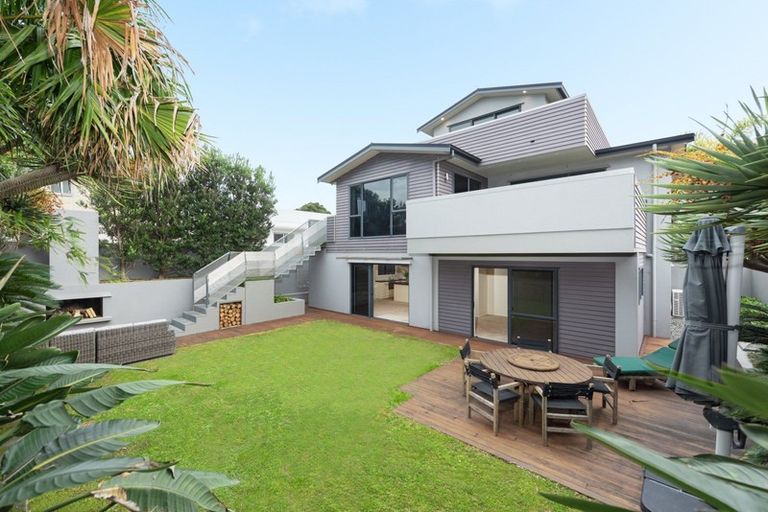 Photo of property in 43 Oceanbeach Road, Mount Maunganui, 3116