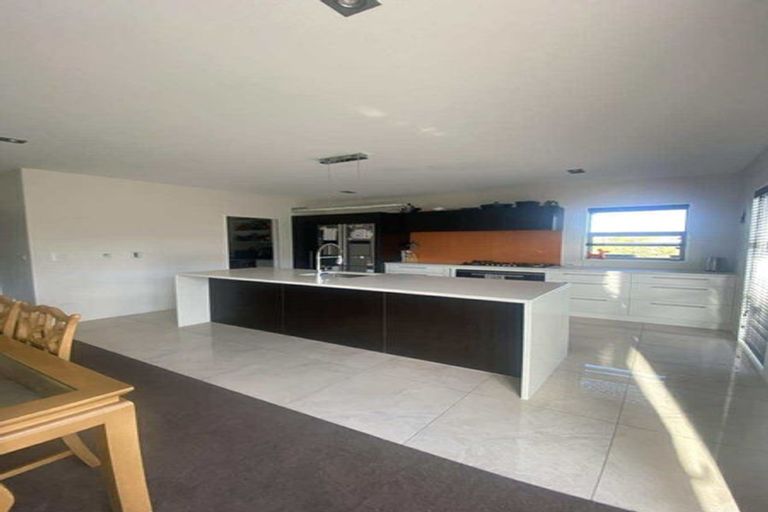 Photo of property in 35 Te Whenu Crescent, Marshland, Christchurch, 8083