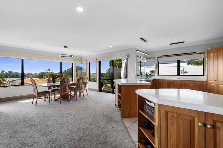 Photo of property in 19 Plateau Heights, Mount Maunganui, 3116