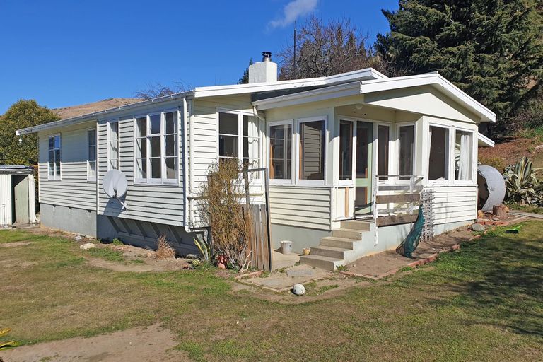 Photo of property in 10 Settlement Road, Kurow, 9435