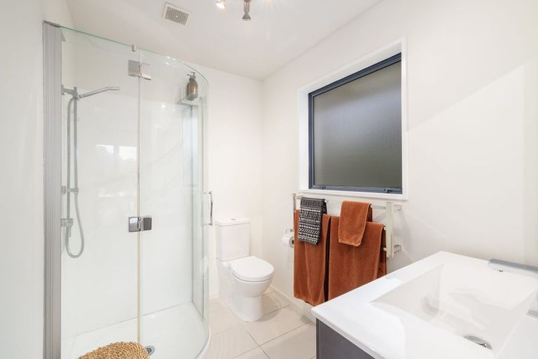 Photo of property in 32 Hussey Road, Harewood, Christchurch, 8051