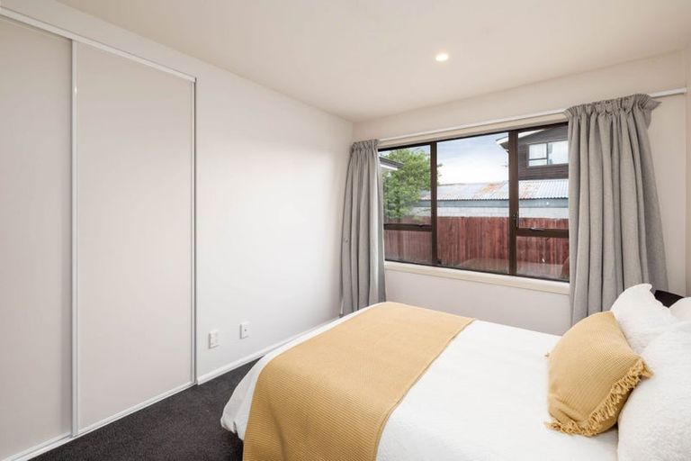 Photo of property in 60 Niven Street, Avondale, Christchurch, 8061