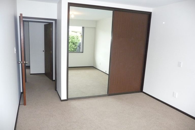 Photo of property in 2/35 Chipping Lane, Redwood, Christchurch, 8051