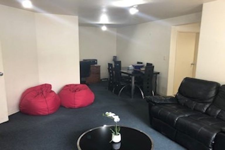 Photo of property in 43a Forrest Hill Road, Milford, Auckland, 0620