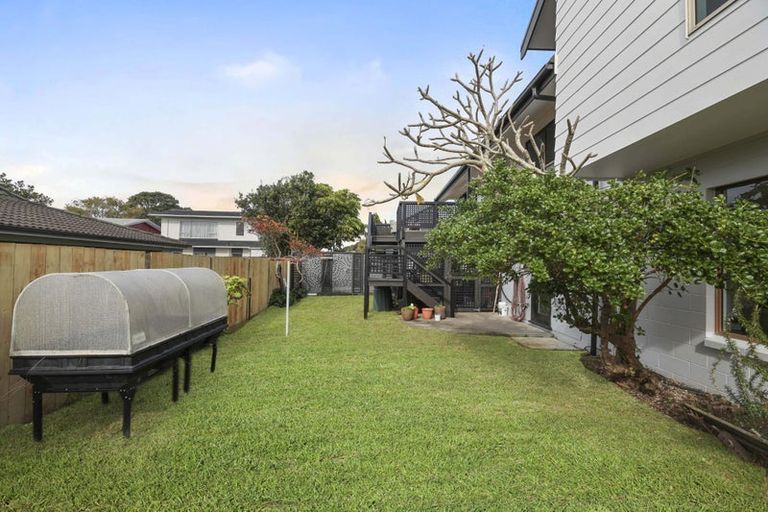 Photo of property in 41a Vivian Wilson Drive, Eastern Beach, Auckland, 2012