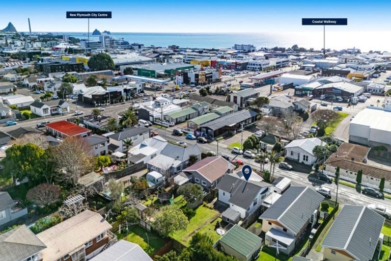 Photo of property in 100 Lemon Street, New Plymouth, 4312