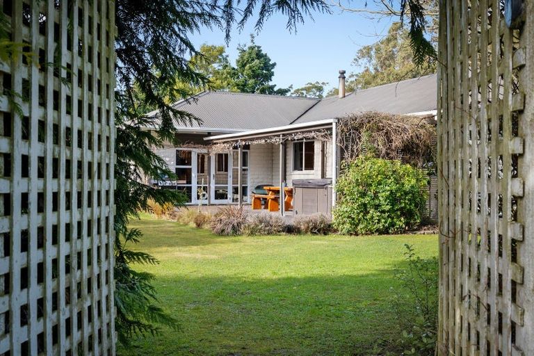 Photo of property in 1680 Hoskyns Road, Kirwee, Darfield, 7571