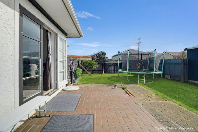 Photo of property in 12 Mosston Road, Castlecliff, Whanganui, 4501