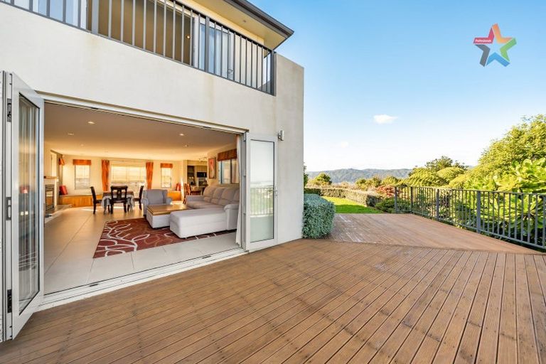 Photo of property in 27 Meadowbank Drive, Belmont, Lower Hutt, 5010