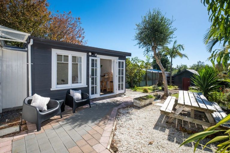 Photo of property in 35 Napier Terrace, Hospital Hill, Napier, 4110